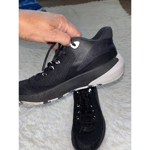 Under Armour women's sz. 8.5 high top basketball sneakers. Great pair & conditio - Picture 6 of 11